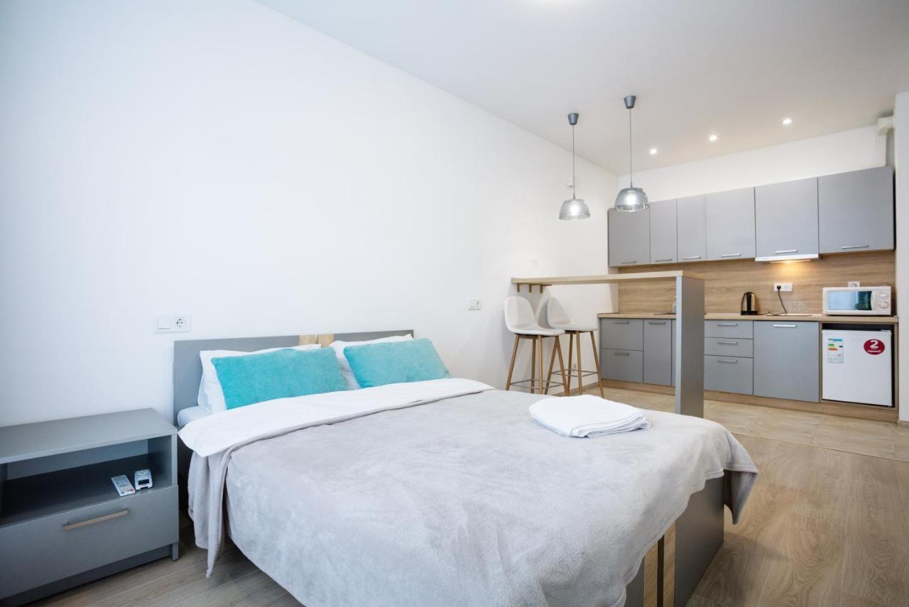 Nyvky Like Home - Studio - Apt 21 Kiev Dış mekan fotoğraf