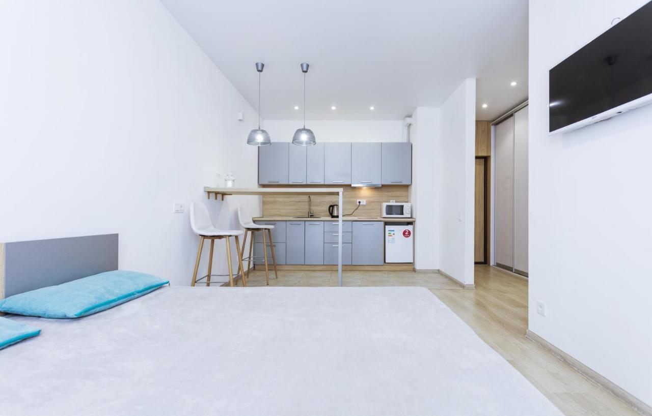 Nyvky Like Home - Studio - Apt 21 Kiev Dış mekan fotoğraf