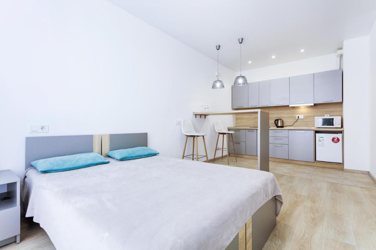 Nyvky Like Home - Studio - Apt 21 Kiev Dış mekan fotoğraf